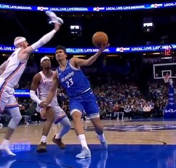 Απίστευτη φάση στο NBA με πρωταγωνιστή τον Καρούσο και το... παπούτσι του! (vid)