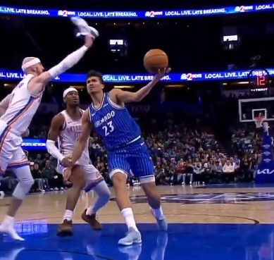 Απίστευτη φάση στο NBA με πρωταγωνιστή τον Καρούσο και το... παπούτσι του! (vid)