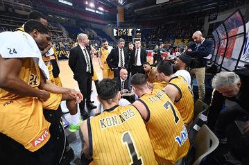 ΑΕΚ: Ο Καντζούρης προσπαθεί να κρατήσει ανεπηρέαστους τους παίκτες από το κλίμα που δημιουργήθηκε στα Ιεροσόλυμα