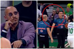 «Έπεσε» το Twitter: Τελικά βρέθηκε ο πιο κουλ οπαδός με το μωβ κοστούμι στο ΟΑΚΑ;