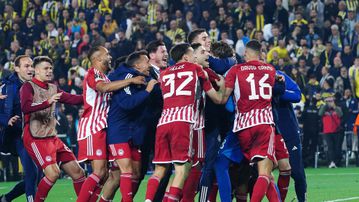 Τα highlights από την επική πρόκριση του Ολυμπιακού στην Πόλη με Σούπερμαν Τζολάκη