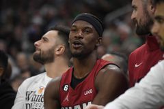 Απασφάλισε και κατηγορεί τους Μπακς για την απόκτηση του Λίλαρντ ο Μπάτλερ (vid)