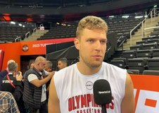 Βεζένκοφ στο Sportal: «Βραβεύσεις τέλος, συγκέντρωση στον στόχο μας» (vid)