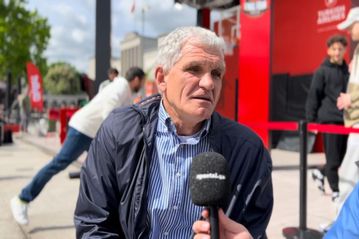 O πατέρας του Βεζένκοφ στο Sportal: «Ο Σάσα ξεπέρασε τα όνειρα που είχα για εκείνον, ένα μεγάλο ευχαριστώ στον Ολυμπιακό» (vid)