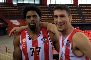 O καλός, ο κακός και ο... αστείος: Οι παίκτες του Ολυμπιακού θυμούνται τι πραγματικά συνέβη μέχρι το Βερολίνο (vid)