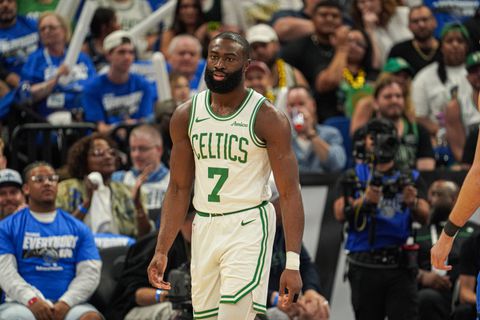Ο Τζέιλεν Μπράουν αγωνίστηκε στα playoffs με ρήξη μηνίσκου - Πιθανό το ενδεχόμενο του χειρουργείου