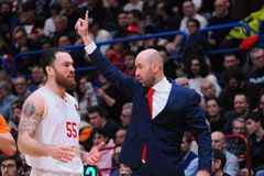 Γαλλικό δημοσίευμα κάνει λόγο για ένταση μεταξύ Τζέιμς και Σπανούλη