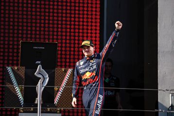 Φερστάπεν: «Αποφάσισα να βουτήξω το μονοθέσιο από την εξωτερική και αυτό δούλεψε»