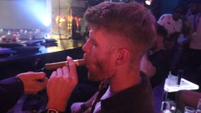 Ολυμπιακός: Το πούρο του Τόμας Γουόκαπ στο γλέντι της ομάδας