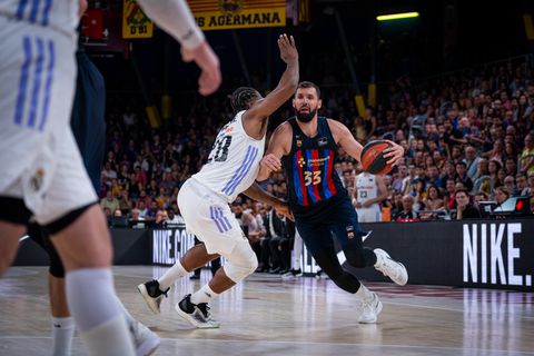 Συγκίνηση για Μίροτιτς στο Palau Blaugrana: Αποθεώθηκε από τον κόσμο της Μπαρτσελόνα και τους συμπαίκτες του (vids)