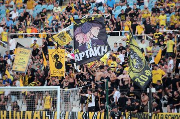 Οι φίλοι της ΑΕΚ έβαψαν «κιτρινόμαυρο» το ΓΣΠ (gallery & vid)