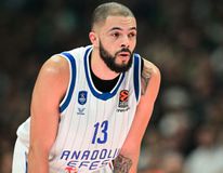 Βαλένθια: Ανακοίνωσε την απόκτηση του Ντάριους Τόμπσον με επικό τρολάρισμα (vid)