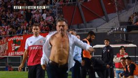 Οταν ο Νέλσον Βίβας μπήκε σε «Hulk mode», έσκισε το πουκάμισό του και τρόμαξε τους πάντες (vid)