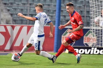 Η Super League επέστρεψε: Ισόπαλη ματσάρα με τέσσερα γκολ ανάμεσα σε Βόλο και Λαμία στην πρεμιέρα!