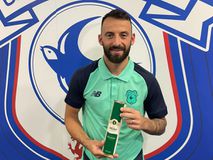 Ο Σιώπης αντί για το βραβείο του MVP κέρδισε... ούζο και «τρέλανε» τους πάντες στην Κάρντιφ