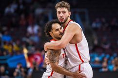 Λάρκιν για Σενγκούν: «Δεν υπάρχει κάτι που να μην μπορεί να κάνει μέσα στο γήπεδο»