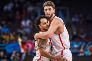 Λάρκιν για Σενγκούν: «Δεν υπάρχει κάτι που να μην μπορεί να κάνει μέσα στο γήπεδο»