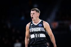 Ο Έλβαρ Φρίκτρικσον ήταν «τριπλός» και έγραψε ιστορία με τον ΠΑΟΚ!