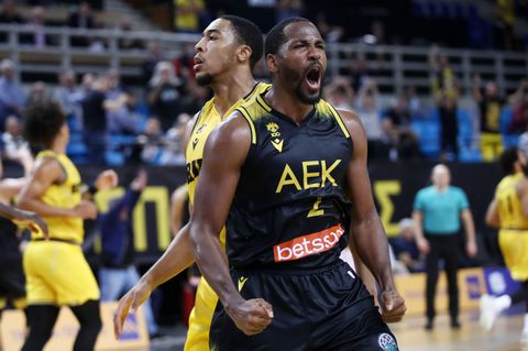 Η ΑΕΚ betsson δήλωσε τον Χολ στη λίστα πρωταθλήματος της Stoiximan Basket League