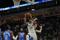 Σούπερ Αντετοκούνμπο, άστοχος Λίλαρντ και οι Μπακς έχασαν από τους Θάντερ (vids)