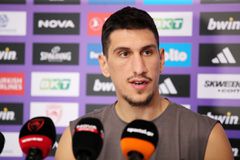 Λαρεντζάκης: «Έχουμε ξεχάσει το ματς στο Μιλάνο - Να κάνουμε νέα αρχή με Παρτίζαν»