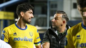 Ένταση, επεισόδια και αποβολή του Ανδρούτσου (vid)