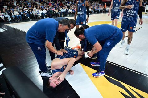 Επιβεβαιώθηκαν οι φόβοι: Ρήξη χιαστού και τέλος η σεζόν για τον Παπαγιάννη!