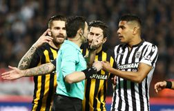 Κομίνης: «Μου έλεγαν "πρόσεξε τώρα τη γυναίκα σου που είναι έγκυος" και οι αστυνομικοί έκαναν τους ανήξερους»