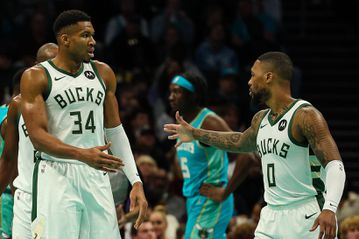 Oι Μπακς έκαναν... πλάκα στη Σάρλοτ - Πρώτος σκόρερ ο Λίλαρντ, «άγγιξε» το triple double ο Αντετοκούνμπο (vid)