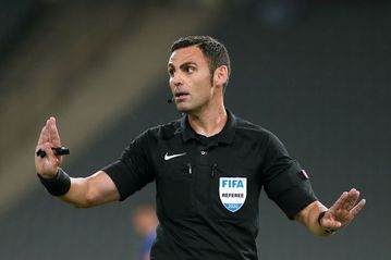 Ο Κομίνης μιλάει για πρώτη φορά για το όπλο στο ΠΑΟΚ - ΑΕΚ: «Αλλάζει ο κανονισμός αν φέρει κάποιος όπλο»