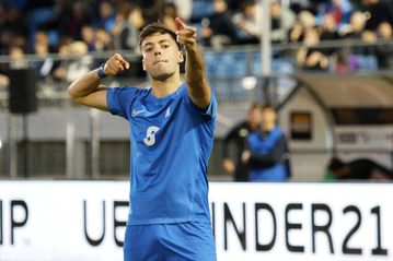 Ο Τζίμας σκοράρει κάθε 59' και οι Ελπίδες μας πάνε... φουλ για EURO (vids)