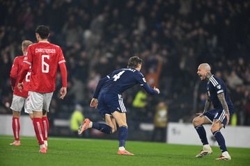 Επική πρόκριση για τη Σκωτία με γκολάρες στο φινάλε μετά από συγκλονιστικό ματς κόντρα στη Δανία!