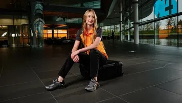 Στα χνάρια του πατέρα της η κόρη του Χάκινεν