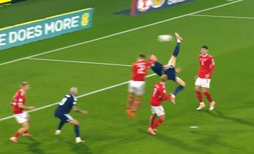 Ασύλληπτη γκολάρα από τον ΜακΤόμινεϊ για το 1-0 της Σκωτίας κόντρα στη Δανία