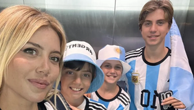 Η Γουάντα Νάρα στο Κατάρ για να στηρίξει την Αργεντινή (pics)