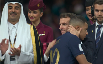 Ο Μακρόν παρηγόρησε τον Εμπαπέ (vid)