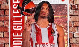 Και επίσημα Γκιλέσπι στον Ερυθρό Αστέρα!