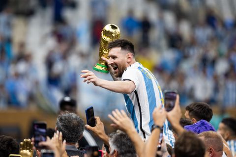 Ο Μέσι κορυφαίος ποδοσφαιριστής για το 2023 στα βραβεία THE BEST της FIFA ξεπερνώντας σε κατακτήσεις Κριστιάνο Ρονάλντο και Λεβαντόφσκι