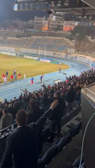 Οι φίλοι του Πανιώνιου αποθέωσαν τους παίκτες παρά την ήττα από τον Αστέρα