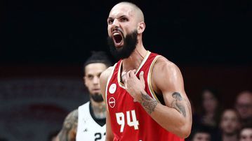 Με δίδυμο – φωτιά Βεζένκοφ, Φουρνιέ ο Ολυμπιακός ξέσπασε στη Βίρτους και επέστρεψε στις νίκες!