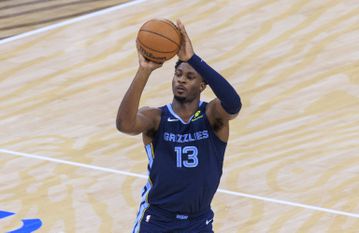 Σπουδαίο διπλό για τους Γκρίζλις στη Μινεσότα