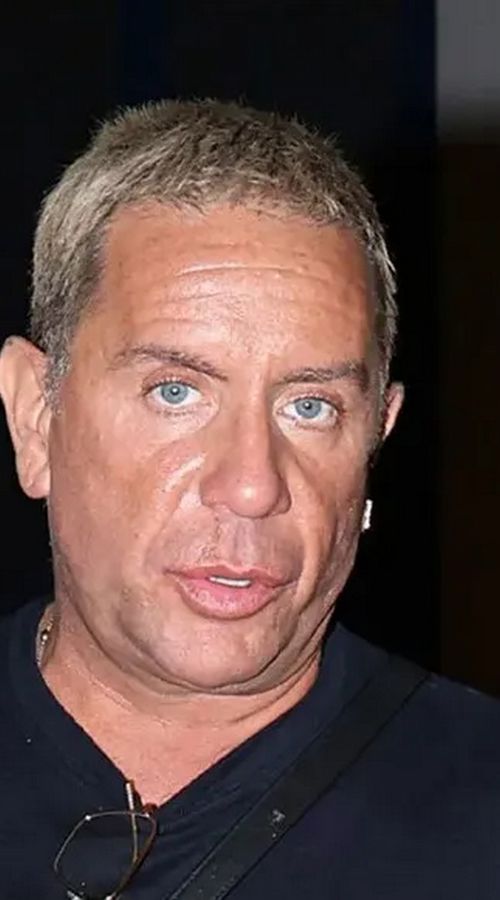 Γιώργος Μαζωνάκης: Νεαρός τον μηνύει για ανήθικες προτάσεις – Τι απαντά ο τραγουδιστής