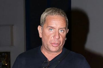 Γιώργος Μαζωνάκης: Νεαρός τον μηνύει για ανήθικες προτάσεις – Τι απαντά ο τραγουδιστής