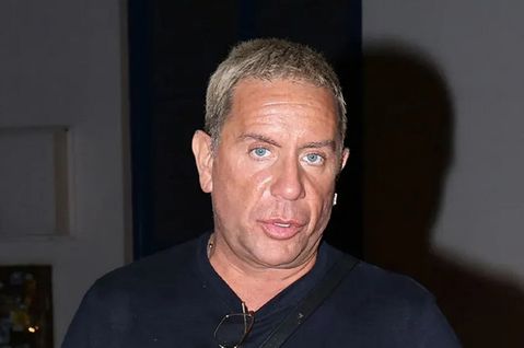 Γιώργος Μαζωνάκης: Νεαρός τον μηνύει για ανήθικες προτάσεις – Τι απαντά ο τραγουδιστής