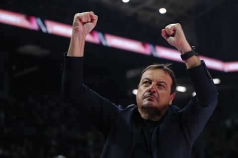 Ντόπες Αταμάν και αποθέωση από τον κόσμο κατά την είσοδό του! (vid)