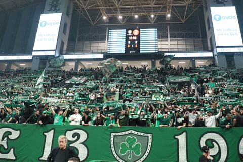 Το εντυπωσιακό σόου των φίλων του Παναθηναϊκού με τα κασκόλ (vid)