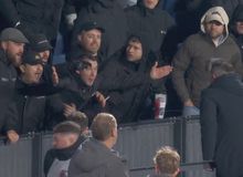 Ο Ρόμπιν φαν Πέρσι τα «άκουσε» από τους οπαδούς της Φέγενορντ (vid)