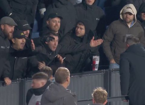 Ο Ρόμπιν φαν Πέρσι τα «άκουσε» από τους οπαδούς της Φέγενορντ (vid)