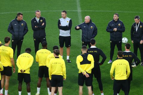 Ο Νίκολιτς δεν διστάζει να βάλει «πρέπει» στους παίκτες της ΑΕΚ