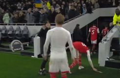 Η παιδεία που κουβαλά ο Τακεχίρο Τομιγιάσου δεν κρύβεται